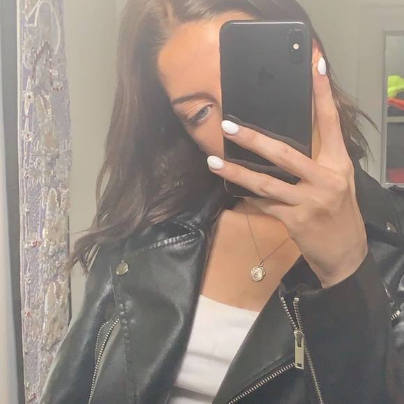 Meet your Posher, Claire - Picture 1 of 1